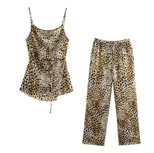 Leopard print suspender pants set