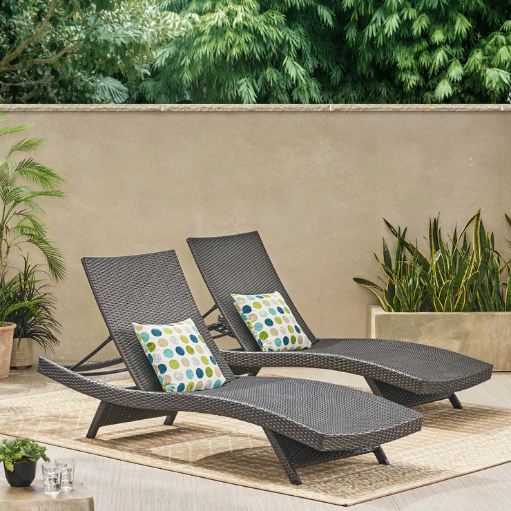 SALEM PE WICKER CHAISE LOUNGE