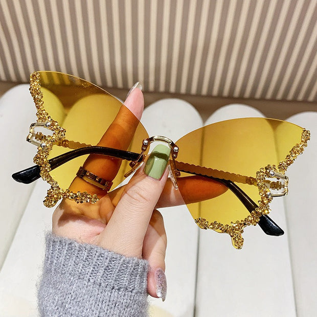 New Butterfly Shape Sunglasses Women's Fashion Personality Exaggerated Sunglasses with Diamonds