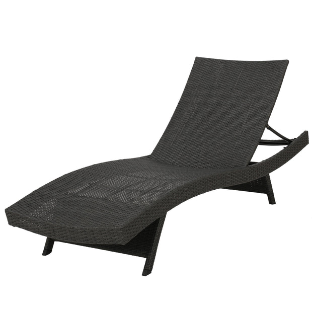 SALEM PE WICKER CHAISE LOUNGE